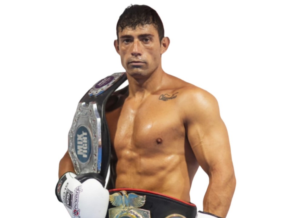 KNOCK OUT.59｜ペドロ・グランホ インタビュー公開！