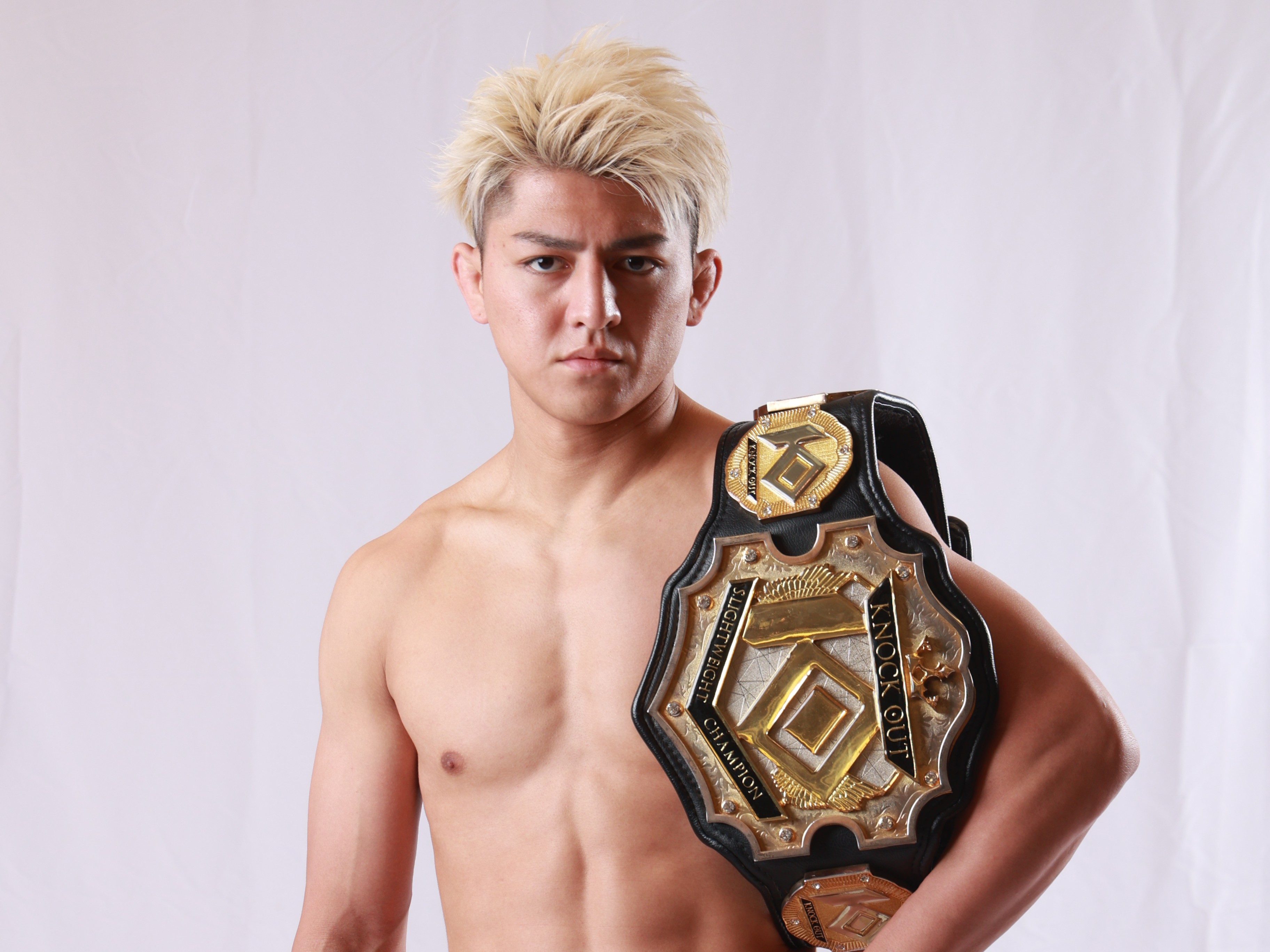 12.30 KNOCK OUT.60 ～K.O CLIMAX 2025～｜鈴木千裕のサイン会開催！